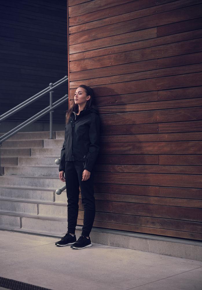 Moderne Jacke für Damen aus Wind- und Wasserdichtem Material - Craft - wirbe-welt.shop
