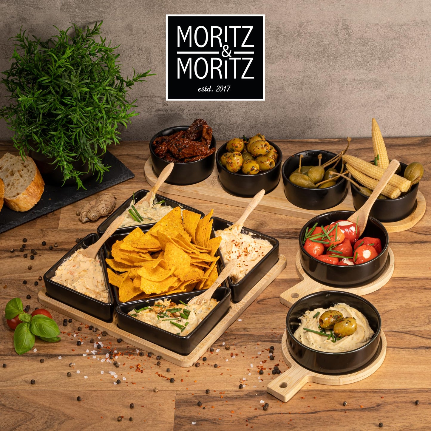 Moritz & Moritz 4x Schwarze Dipschalen Set mit Brett Holz - Dip Schälchen für Snacks - Snack Schalen Set Keramik - Dip Schalen Set - Kleine Schüsseln als Saucenschälchen, Snackschalen, Dessertschalen
