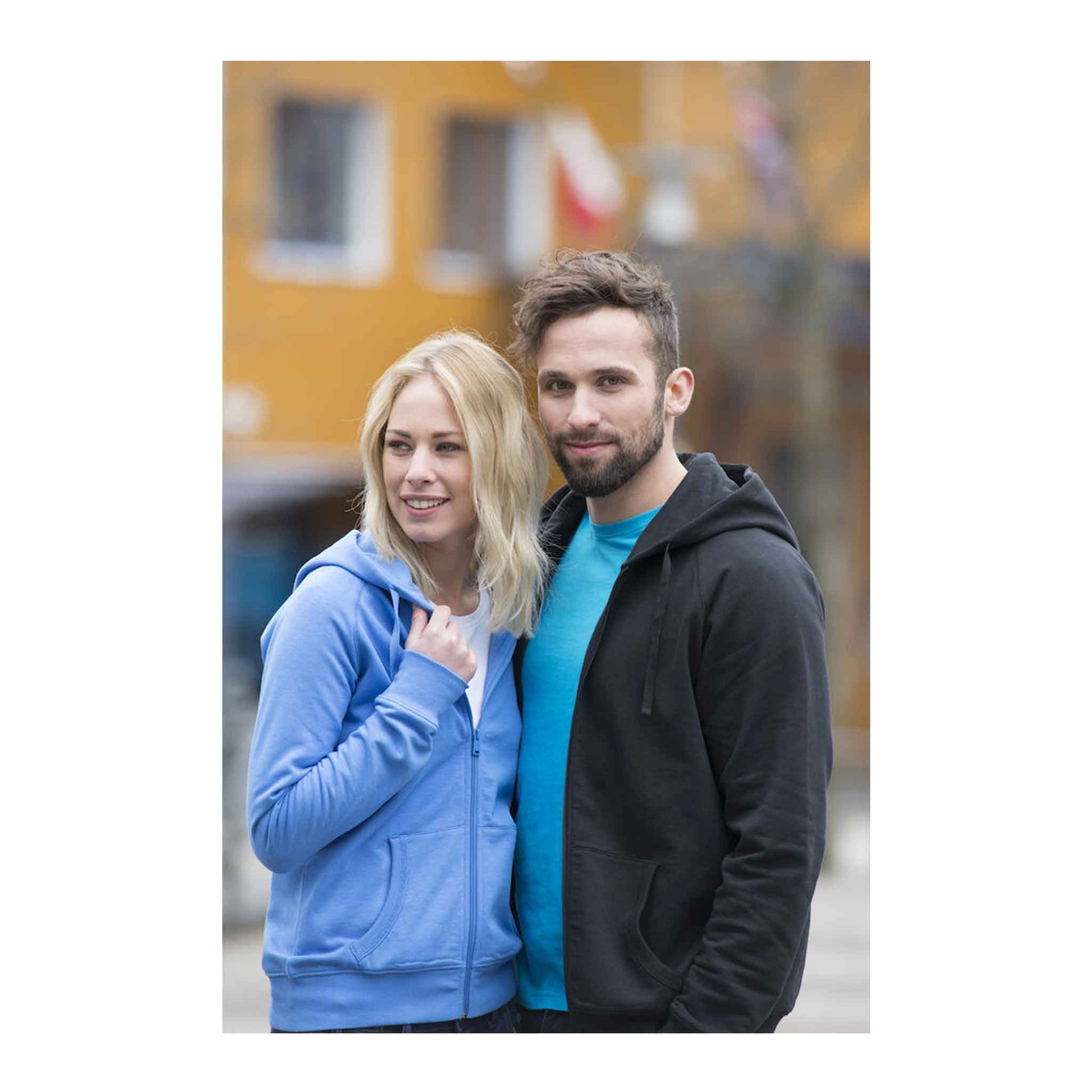 Clique Damen Sweatjacke Mit Kapuze 'Loris Ladies' Hübsche Mann und Frau