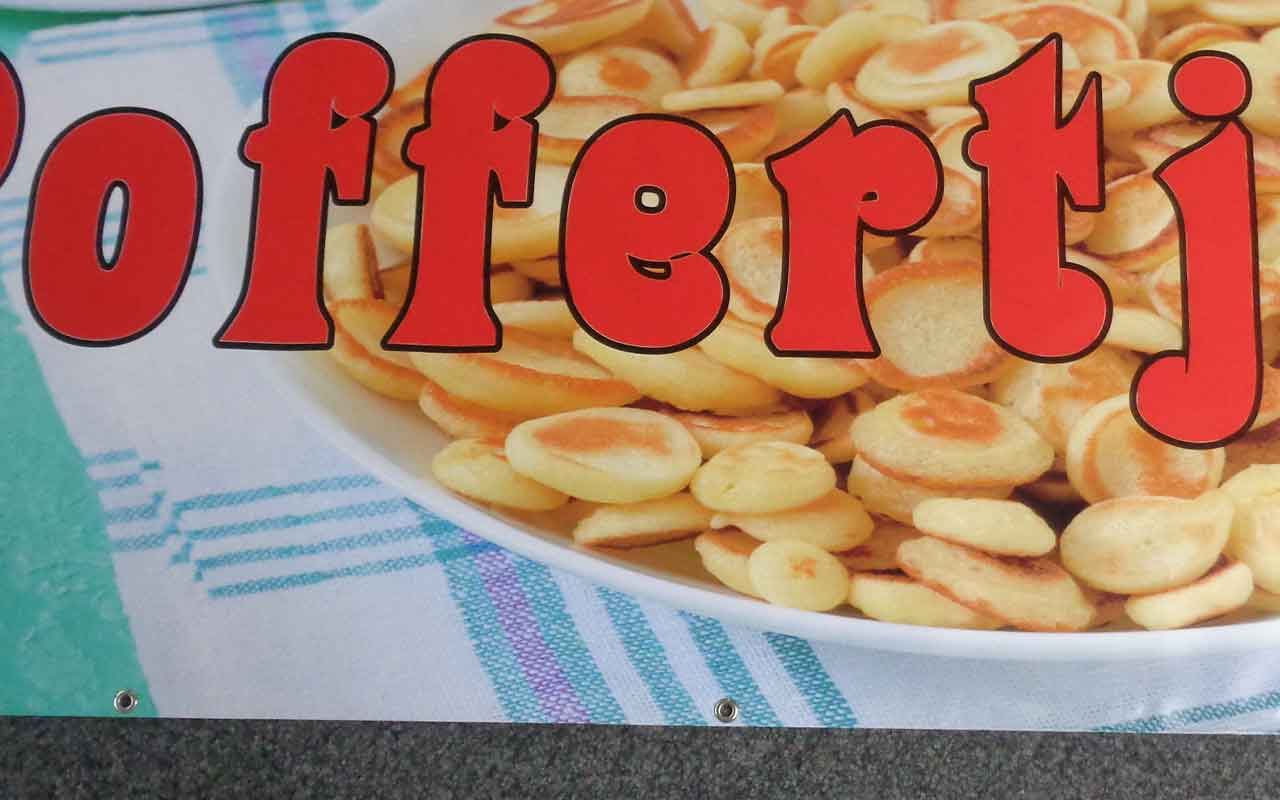 Werbeblachen Standard günstig bedrucken lassen Saum und ösen