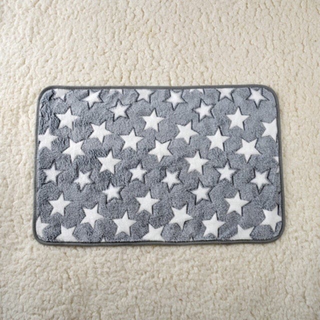 Soft flannel pet dog blanket cartoon print cat and dog bed sheet warm and comfortable pet blanket universal warm pet supplies - wirbe-welt.shop