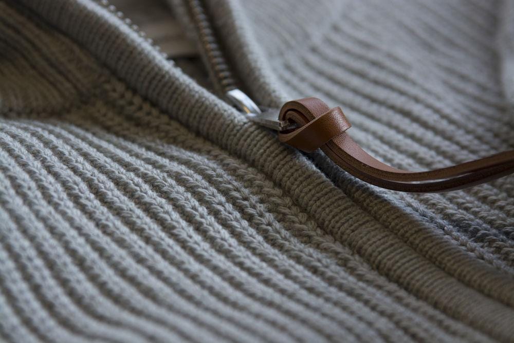 Strickjacke mit durchgehendem Metallreissverschluss - wirbe-welt.shop