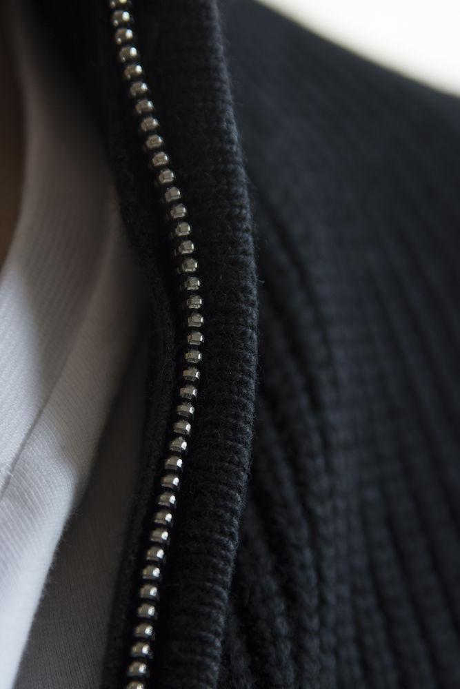 Strickjacke mit durchgehendem Metallreissverschluss - wirbe-welt.shop