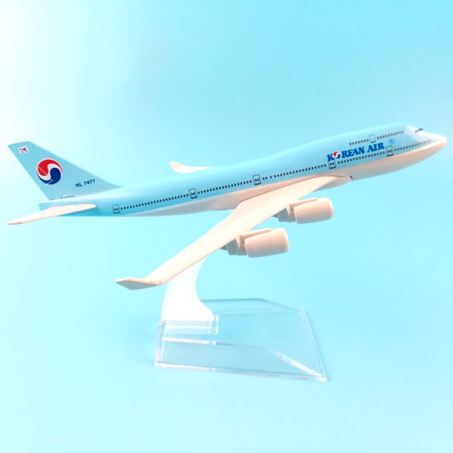 Traum für alle Flugzeug Fans - Originalgetreue Flugzeug Modelle