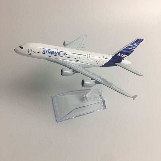 Traum für alle Flugzeug Fans - Originalgetreue Flugzeug Modelle