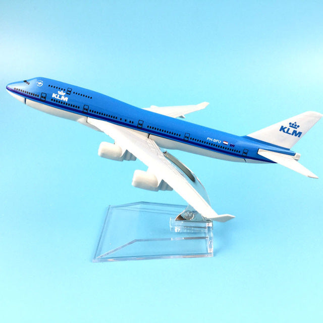 Traum für alle Flugzeug Fans - Originalgetreue Flugzeug Modelle