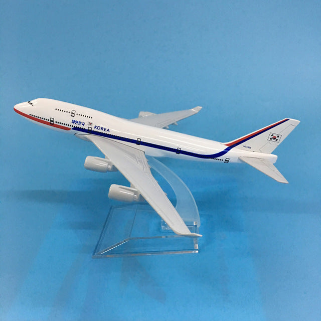 Traum für alle Flugzeug Fans - Originalgetreue Flugzeug Modelle