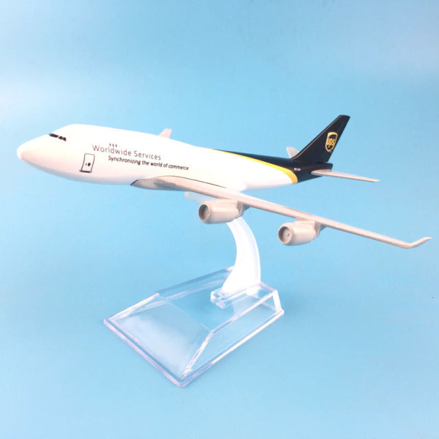Traum für alle Flugzeug Fans - Originalgetreue Flugzeug Modelle