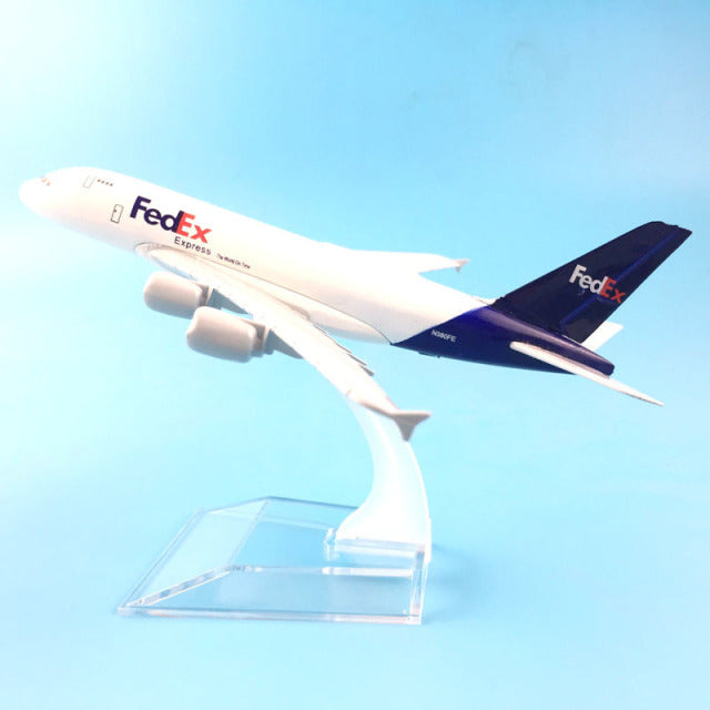 Traum für alle Flugzeug Fans - Originalgetreue Flugzeug Modelle