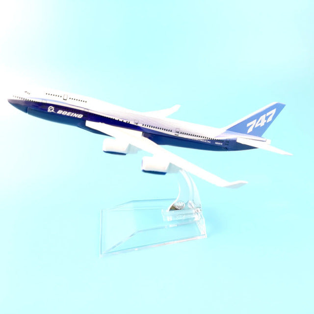 Traum für alle Flugzeug Fans - Originalgetreue Flugzeug Modelle