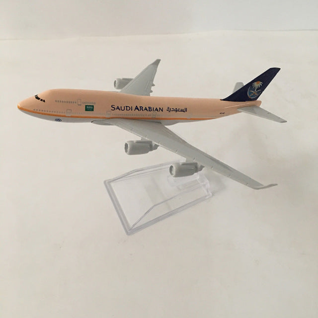 Traum für alle Flugzeug Fans - Originalgetreue Flugzeug Modelle