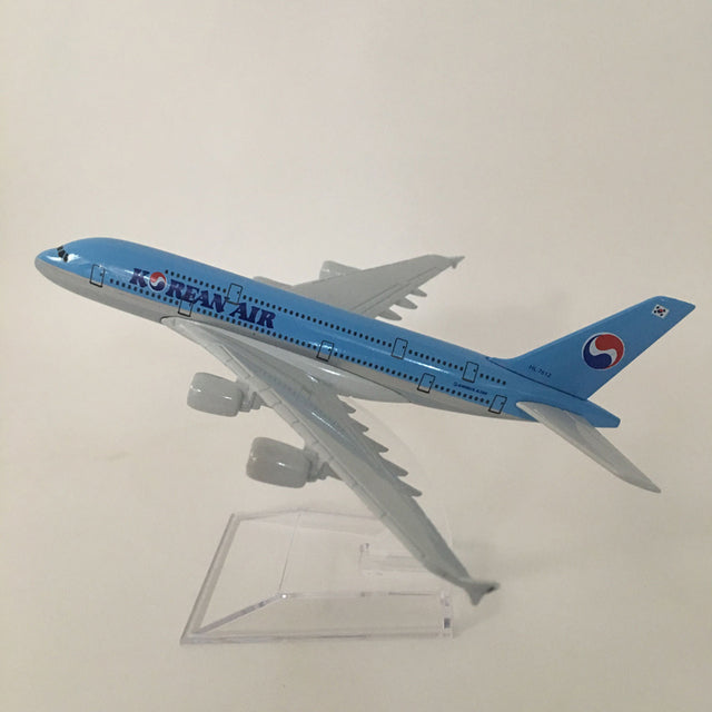 Traum für alle Flugzeug Fans - Originalgetreue Flugzeug Modelle