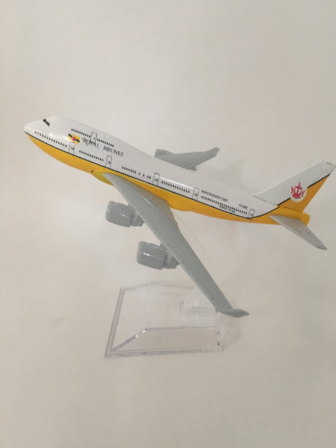 Traum für alle Flugzeug Fans - Originalgetreue Flugzeug Modelle