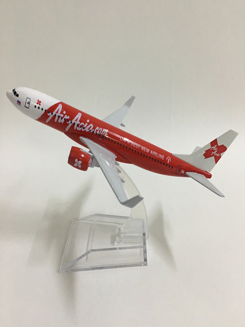 Traum für alle Flugzeug Fans - Originalgetreue Flugzeug Modelle