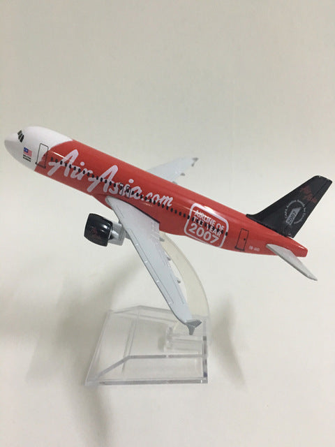Traum für alle Flugzeug Fans - Originalgetreue Flugzeug Modelle