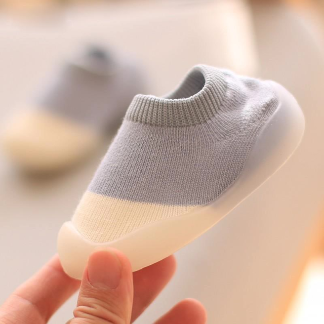 Babysocken mit Gummisohle - Socken für Kleinkinder