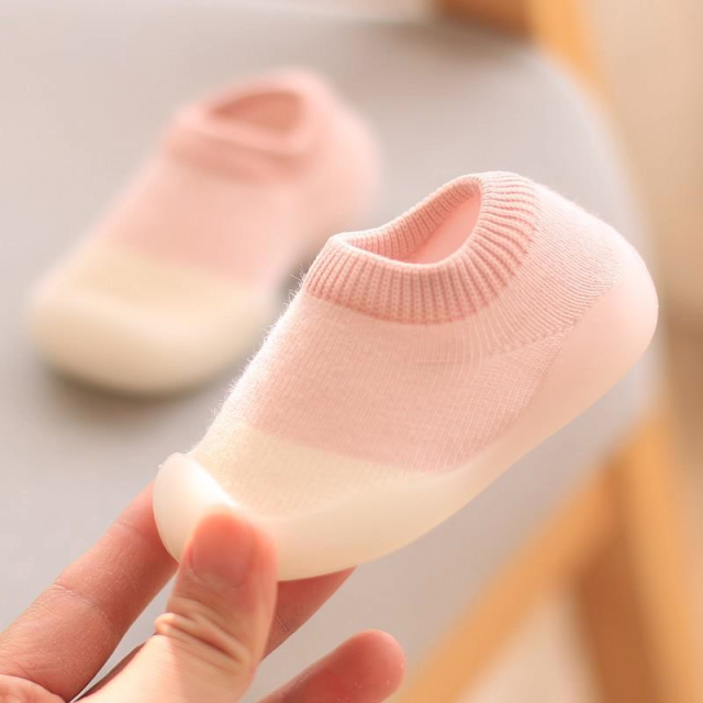 Babysocken mit Gummisohle - Socken für Kleinkinder